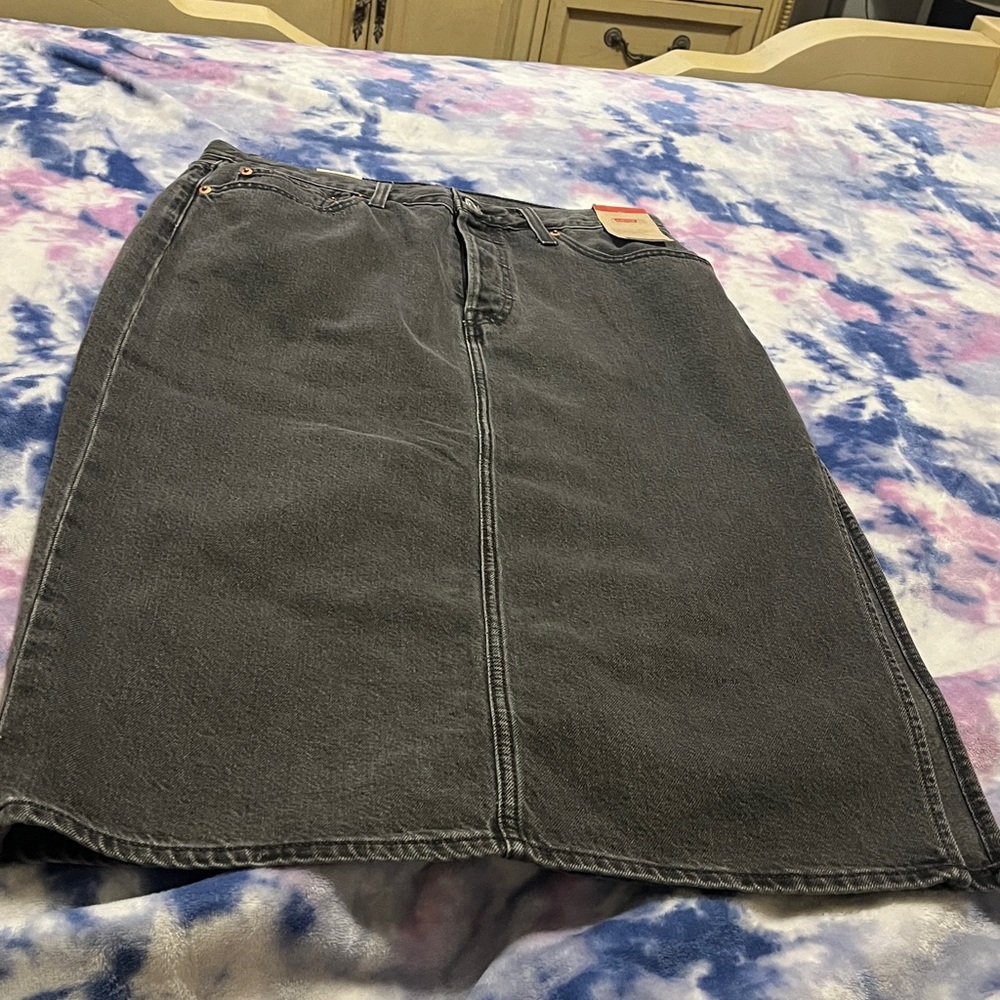 Levi’s Black Denim Side Slit Midi Jean Skirt - Picture 4 of 10